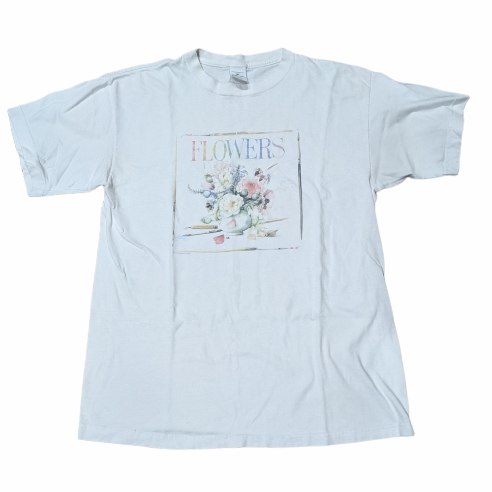 VINTAGE Hallmark White Flowers Short Sleeve Tee